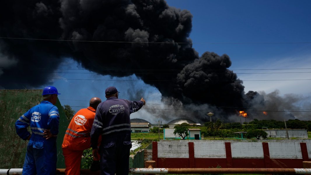 El incendio comenzó este viernes tras el impacto de una descarga eléctrica. Foto: RTVE