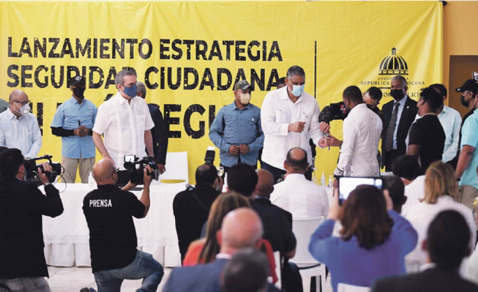 el sistema integral de la Dirección de Mando y Control Constantino será utilizado por agentes de la PN. Foto: Listín Diario