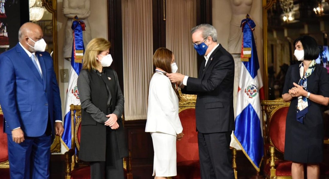 Los reconocimientos fueron entregados en el marco de la jornada por el Día del maestro. Foto: