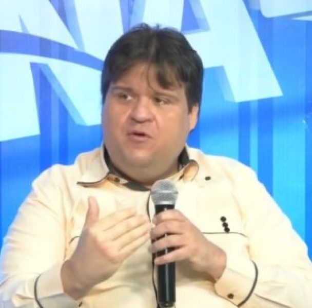 El-secretario-de-Asuntos-Juridicos-de-Fuerza-del-Pueblo-Raul-Martinez