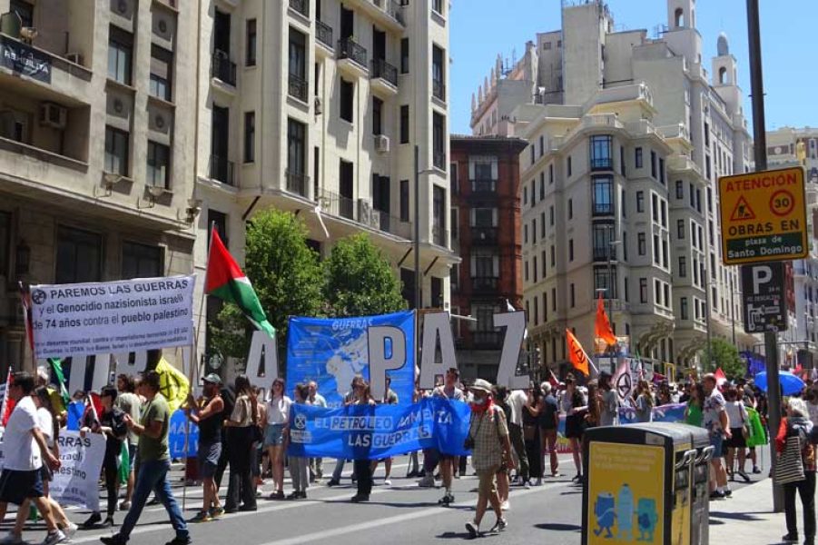 Más de 10 mil efectivos policiales se hicieron presentes este domingo en la capital española. Foto: PL