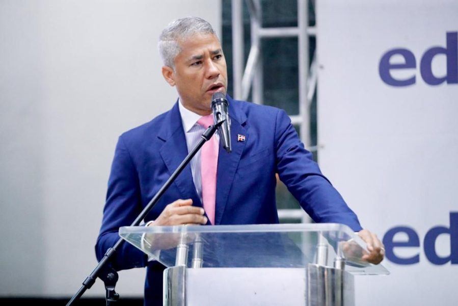 Ing.-Andres-Cueto-en-encuentro-con-lideres-de-opinion