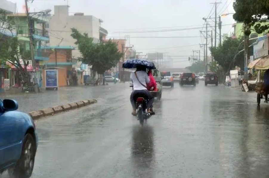 para el domingo y el lunes dejará acumulados significativos de precipitaciones. Foto: Por la línea