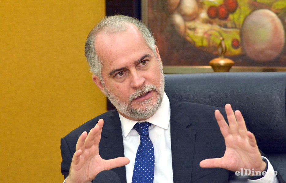alejandro-fernandez-w-superintendente-de-bancos