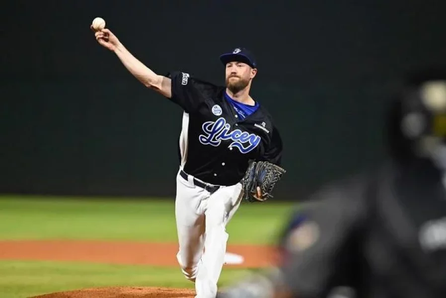 brooks-hall-frente-a-edwin-uceta-en-el-cuarto-partido-de-la-final