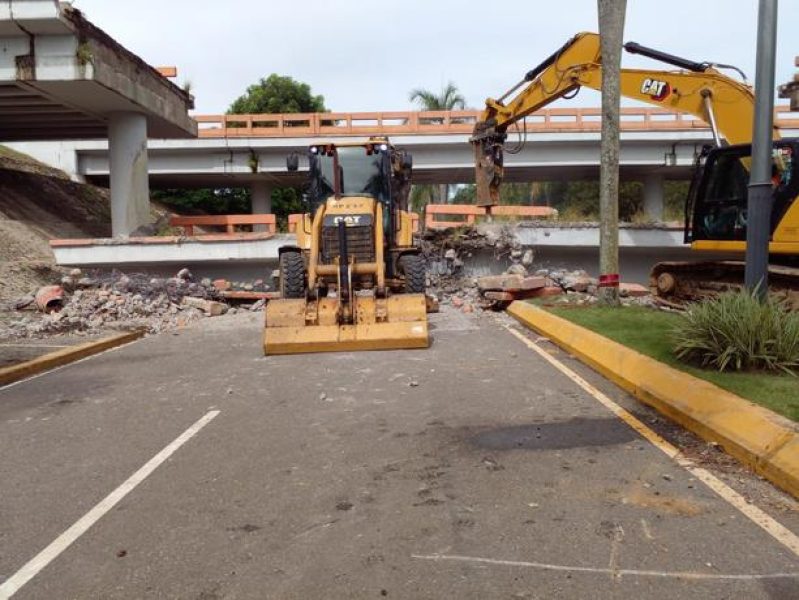 inician-demolicion-total-de-puente-caido-en-ponton-la-vega